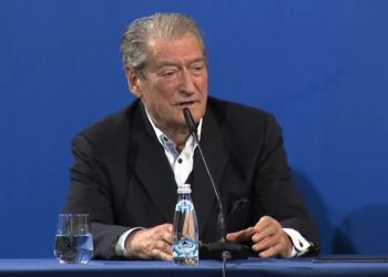 ‘Foltore’ në Tepelenë, Berisha: Koha për bashkim! Të përgatitemi për betejë kundër regjimit
