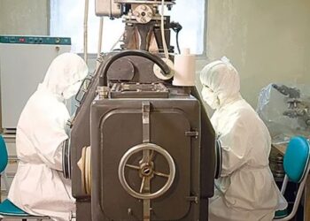 FOTOT/ Laboratori i epokës sovjetike, ku Putin mban armë biologjike, nga ebola te antraksi viruset e sëmundjeve