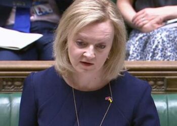 “Nuk duhet ta ‘shesim’ Ukrainën”/ Sekretarja britanike, thirrje Perëndimit: Kujdes gjatë bisedimeve me Rusinë