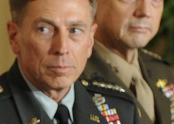 Sa kohë mund të zgjasë lufta? Ish-kreu i CIA-s tregon skenarët: Ukraina duhet t’i japë Rusisë me qira për 99 vjet, Krimenë