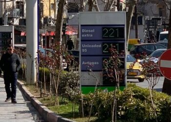 Rritet çmimi i karburanteve/ Nafta arrin 221 lekë për litër, benzina 211 lekë për litër