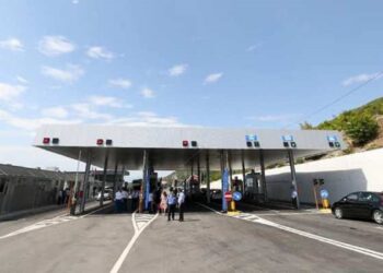 Kufizimet/ Mali i Zi heq të gjitha masat anti-COVID me Shqipërinë