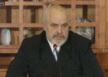 “Le të dëgjojmë njëri-tjetrin”/ Rama njofton bashkëbisedim me qytetarët për naftën
