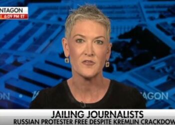 VIDEO prekëse/ Gazetarja e Fox News përlotet gjatë transmetimit kur përkujton kolegët e vrarë në luftën e Ukrainës