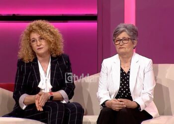 “Vëllai e babai ndërruan jetë, motra është shurdhmemece”, fatkeqësitë tronditëse të një familjeje