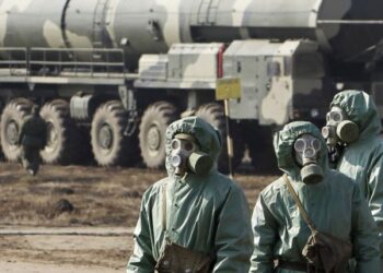 “Teori konspirative të pabaza”/ A po kërkon Rusia pretekst për përdorimin e armëve kimike në Ukrainë?!