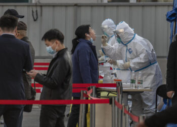 Rikthehet Covidi në Kinë, raportohen vdekjet e para