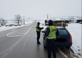 Reshjet e dendura të borës/ Policia e Korçës apel shoferëve: Reduktoni shpejtësinë