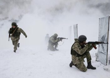 Lista e shteteve dhe armatimeve: Ndihma ushtarake nga e gjithë bota drejt Ukrainës – kush po lufton kë?