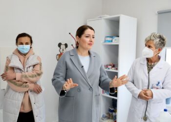 Identifikohet një nënvariant i Omicron shumë ngjitës, dyshime se po qarkullon edhe në Shqipëri