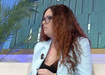“Nuk e di nëse bomba do bjerë mbi ty”, ukrainasja mbërrin në Tiranë dhe tregon tmerrin: Kam pritur 14 orë në këmbë…
