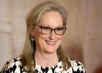 “Babai gjithmonë më thotë se nëse diçka nuk është e jotja, s’është e jotja”/ Kosovari gjen kuletën e aktores Meryl Streep me 2,000 dollarë dhe e kthen