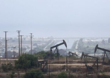 Do ketë efekt në Shqipëri? Rusia tha se do të “ulë në mënyrë drastike” sulmin ndaj Kievit, bien ndjeshëm çmimet e naftës