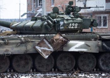 “Putin po kruan fundin e fuçisë…!”/ Zyrtarë të NATO-s: Forcat ruse kanë dështuar në rrethimin e Kievit, por kanë ende kapacitet për të shkaktuar dëme