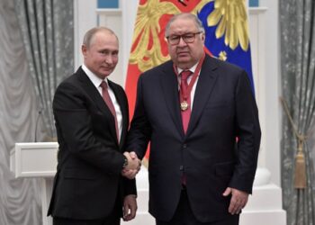 FOTO/ ‘Viktima’ e parë e sanksioneve. Gjermania sekuestron superjahtin 600 mln $ të miliarderit rus Alisher Usmanov