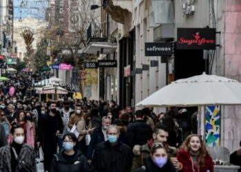A po kthehet Covid-19 në Greqi?/ Rregjistrohen mbi 19 mijë raste të reja dhe 46 viktima