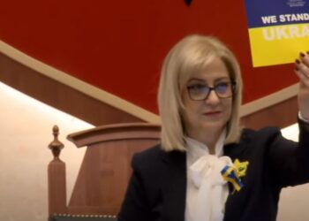 I pranishëm ambasadori i Ukrainës/ Parlamenti shqiptar miraton rezolutën që dënon agresionin rus