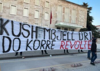 “Shqipëria marshon drejt Kryeministrisë”/ Sot në 11:00 dita e katërt e protestave kundër rritjes së çmimeve