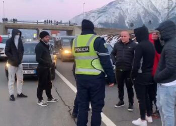 Protesta kundër rritjes së çmimeve, bllokohet aksi nacional Bulqizë-Peshkopi dhe Bulqizë-Tiranë