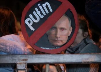 “Në ditën e 13 të pushtimit, Ukraina e panënshtruar”/ Zëri i Amerikës: A është lufta fillimi i fundit të Putinit?