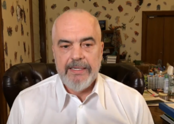 REPLIKAT/ Abazhuri “i shtrenjtë” në zyrën e Ramës, kryeministri-qytetarit: Është i kohës së Italisë dhe ka qenë aty ka 80 e kusur vite