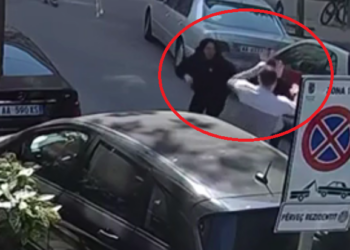 VIDEO/ I riu në Tiranë godet brutalisht me grushta dy vajza te rruga e “Bogdanëve”