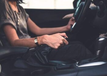 Siguria rrugore/ Rregulla të reja për shoferët, forcohen masat: Kush s’paguan gjobën brenda 30 ditëve, i bllokohet mjeti