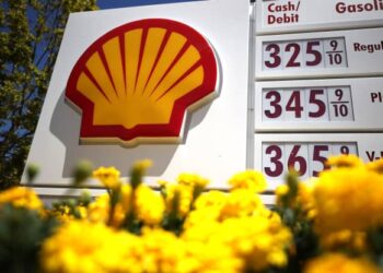 Tjetër goditje për Moskën/ Shell u bashkohet dhjetëra kompanive, ndalon blerjet e naftës dhe gazit rus