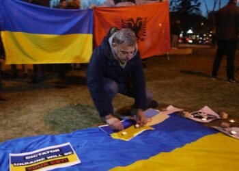 Pushtimi rus/ Shqiptarët e Ukrainës kërkojnë ndihmë, i pamundur evakuimi i tyre drejt Shqipërisë