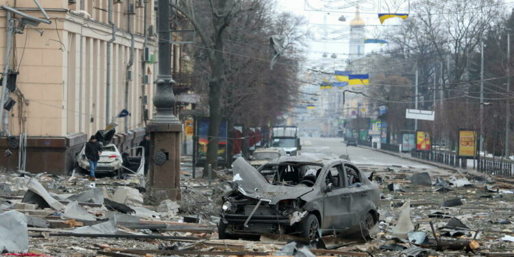 A view shows the area near the regional administration building, which city officials said was hit by a missile attack, in central Kharkiv, Ukraine, March 1, 2022. REUTERS/Vyacheslav Madiyevskyy