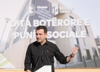 Paketa e Rezistencës Sociale / Veliaj: Ata që protestojnë, të vijnë të shërbejnë një pjatë supë