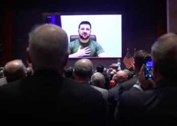 BBC: Si i përdor presidenti Zelensky fjalimet për të marrë atë që i nevojitet dhe audienca e… “robëruar”