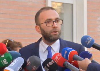 “PD drejt përçarjes përfundimtare”/ Bardhi: Alibeaj u kërcënua nga Berisha vetëm se mendon ndryshe nga ai!