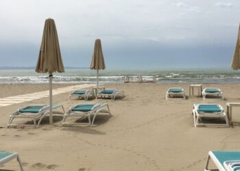 S’ka fuqi punëtore në Durrës/ Operatorët turistikë: Po punësojmë nga Azia, Kosova, Serbia e Maqedonia, të huajt janë 30% e të punësuarve