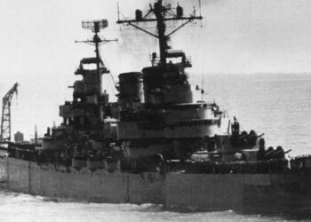 Analiza e CNN/ Ja çfarë ndodhi në të vërtetë me Moskvën, ‘krenarinë’ e flotës ruse në Detin e Zi!