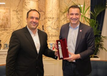 Veliaj pret kryebashkiakun e Mykonos: Mundësi për të mësuar nga më të mirët në turizëm!
