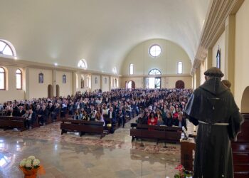 Kremtohet “Mesha e Pashkëve” në Bajzë të Malësisë së Madhe