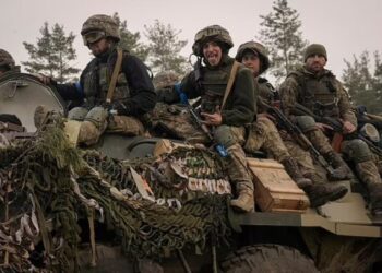 FOTOT/ Prodhohen në Ukrainë, inteligjenca britanike: Rusia po ngec edhe prej mungesave të pajisjeve që importonte!