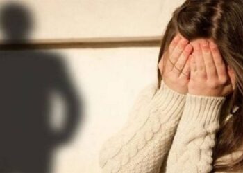 Korçë/ I vendosen prangat, kamerat në shtëpi zbulojnë se si babai ngacmonte seksualisht vajzën e vogël