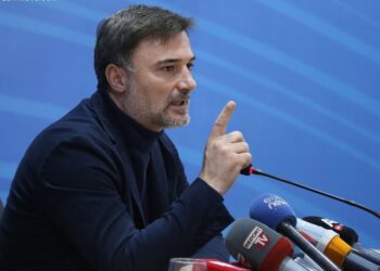 Kongresi i PS, reagimi i Alibeajt: Eshtë thjesht një show i kushtueshëm, ku shumë u fol e asgjë nuk u tha!