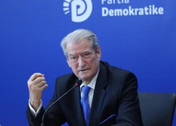 “Më shpëtoni nga Berisha”/ Ish-kryeministri: Ramës i hyri lepuri në bark, ai është kuçedra e korrupsionit!