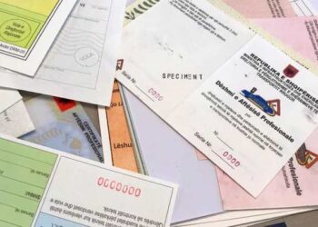 “Ndryshon leja e qarkullimit”/ Del njoftimi i rëndësishëm për të gjithë personat që posedojnë një automjet