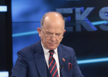 “Më tha gruaja me lot në sy, si do t’i lësh fëmijët”, kandidati për President: Njerëzit e ‘MJAFT’ më duan të pjekur!