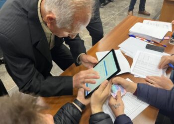 Vazhdon përçarja/ Komisioni i Rithemelimit mban zgjedhjet për drejtuesit e partisë në rrethe. Reagon ‘PD e Alibeajt’: Ja kë po vendos në krye Sali Berisha