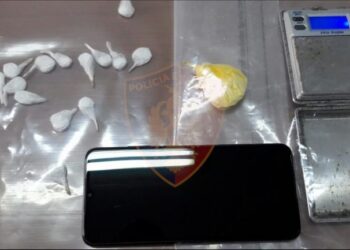 Ndodh në Tiranë/ Ishte në arrest shtëpie por shpërndante kokainë, pranga 46-vjeçarit
