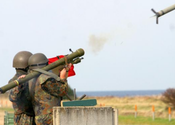 Kush po ofron armë për Ukrainën dhe çfarë llojesh?