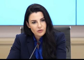 Firmoset marrëveshja/ Balluku: Marrim me qira dy anije që shërbejnë si termocentral për prodhim energjie! Do na sigurojnë pavarësi