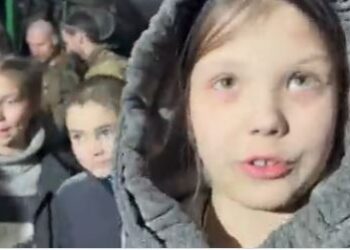 Nga bunkerët në Ukrainë, gratë dhe fëmijët apel për ndihmë: “Dua të shkoj në shtëpi i gjallë, të shikoj diellin përsëri” (VIDEO)