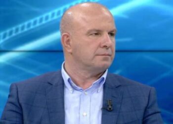 Deputeti i PD denoncoi pagesën 926 mijë euro për siguracionet e udhëtimit, reagon MEPJ: Ja e vërteta
