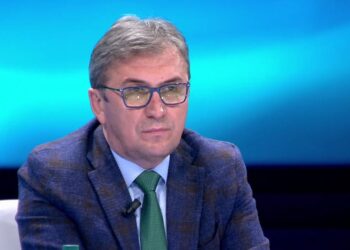 “Ka mbeturina të virusit”/ Skënder Brataj: E vështirë të mos dalësh pozitiv me COVID sot!